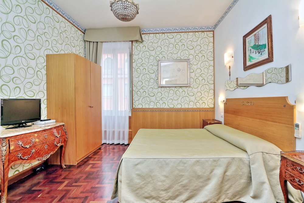 Sonnino Suite 6