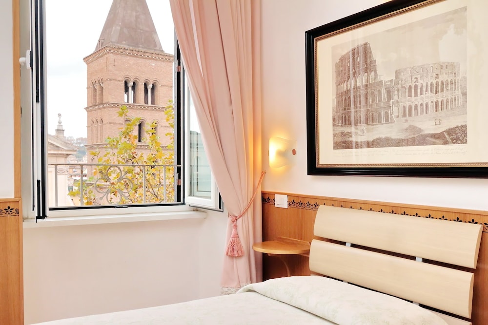 Sonnino Suite 17