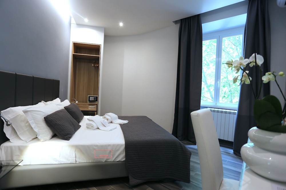 B&B Home 77 22