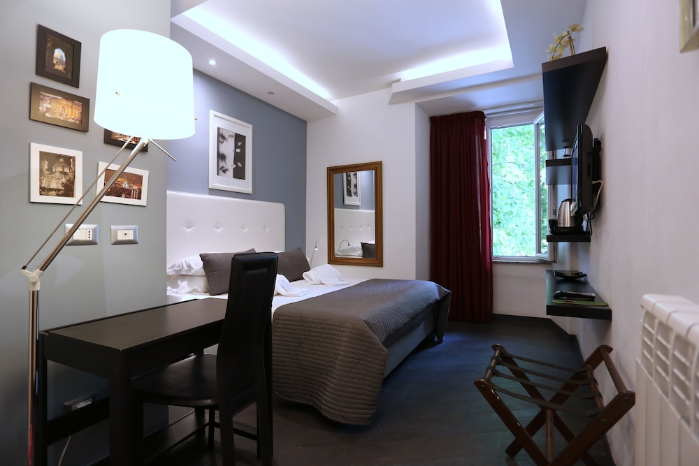 B&B Home 77 15