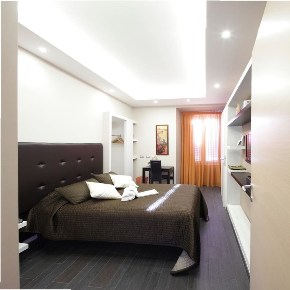 B&B Home 77 3