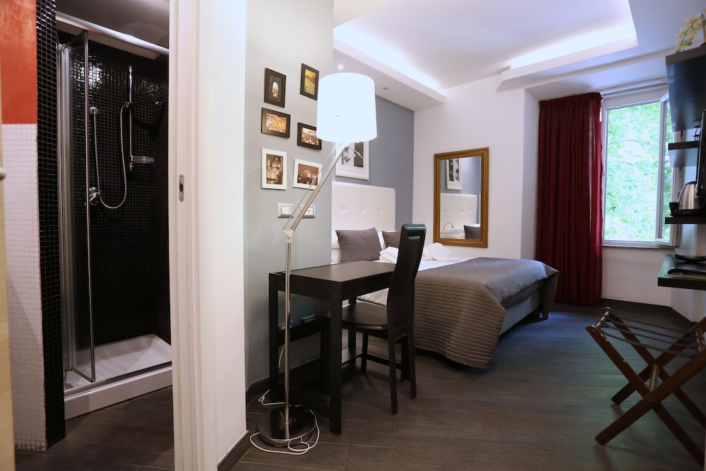 B&B Home 77 16