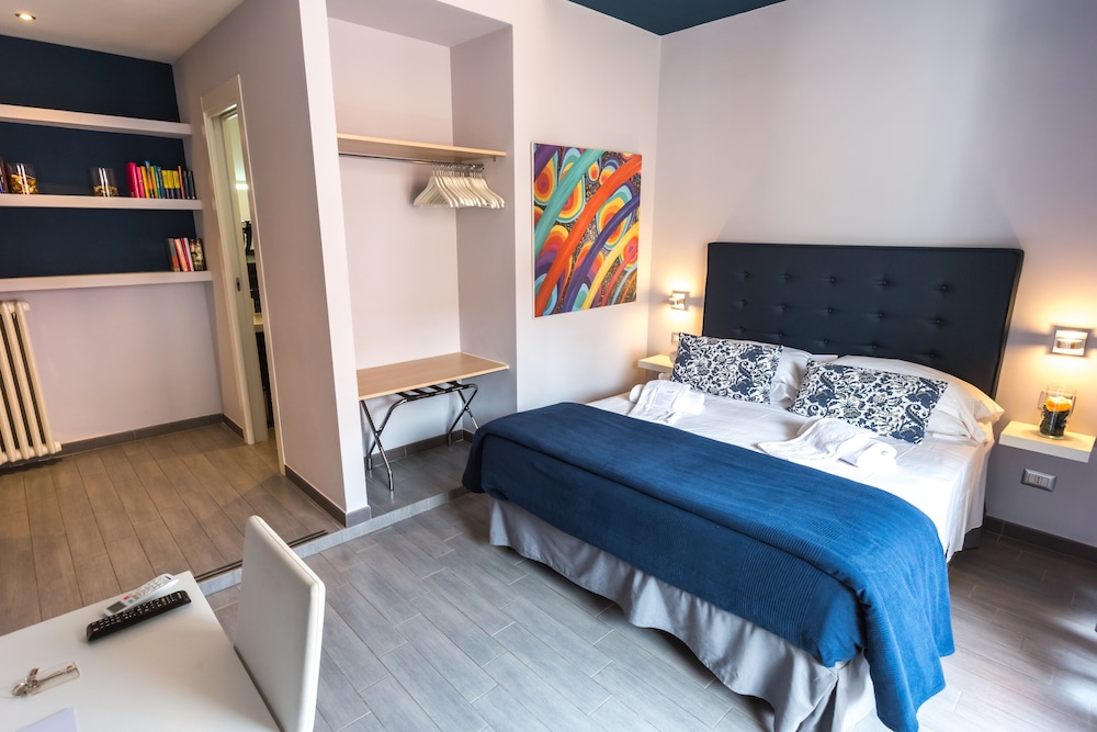 B&B Home 77 12