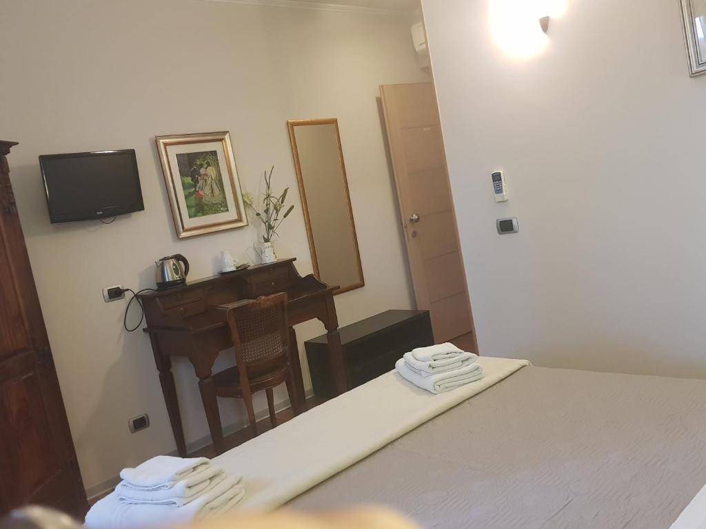 Aurelia Garden Gold Bed & Breakfast 5