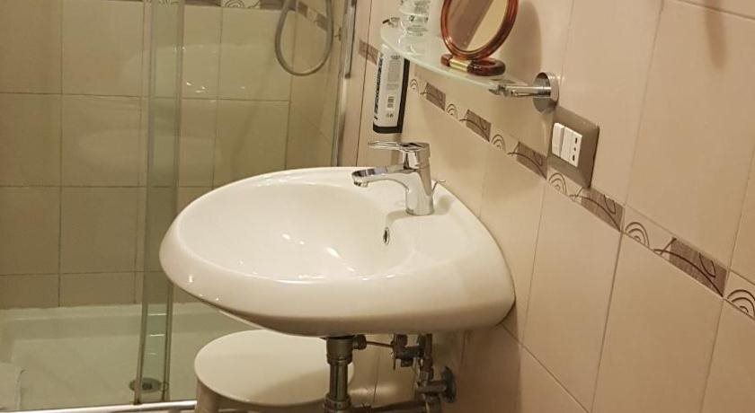 Aurelia Garden Gold Bed & Breakfast 11