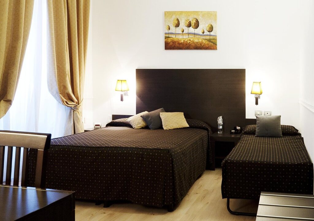 Roman Residence 13