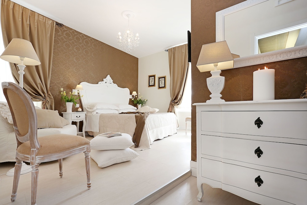 Daplace HQH Colosseo 9