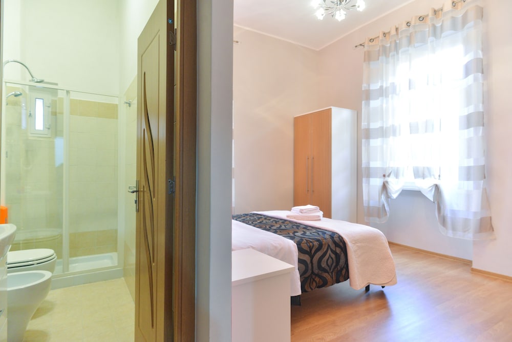 B&T Rooms Trani 4