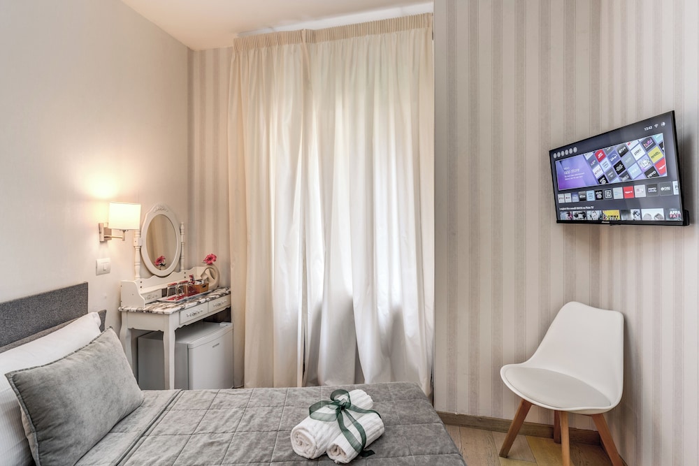 Marta Inn Rome 8