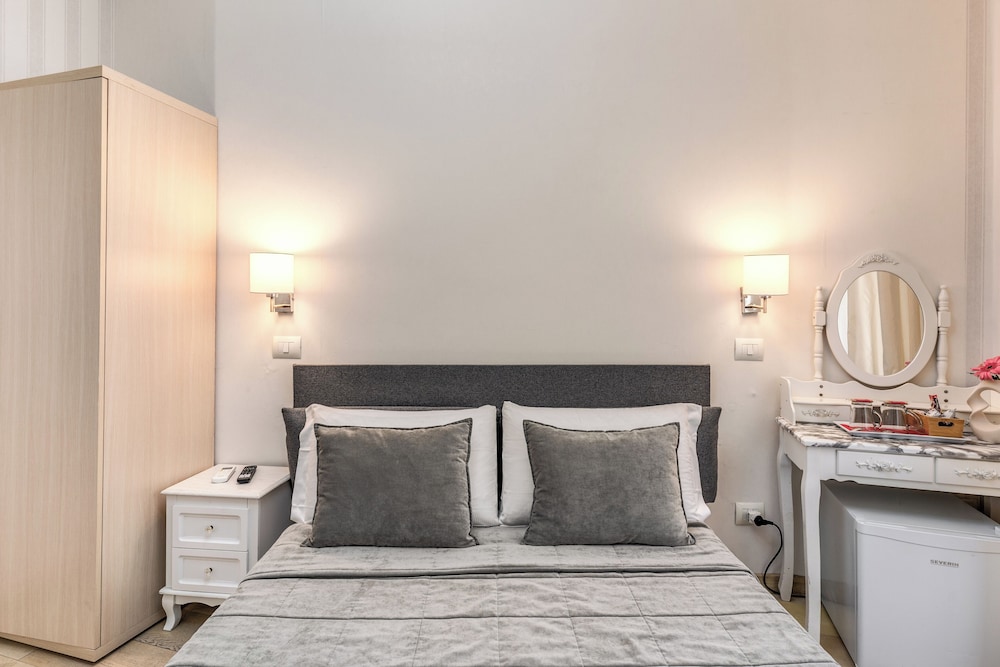 Marta Inn Rome 10