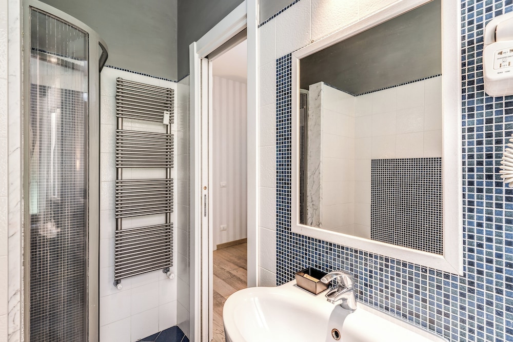 Marta Inn Rome 24