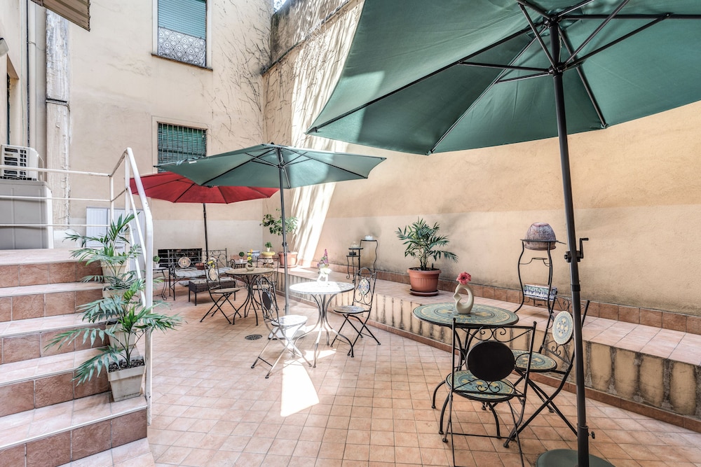 Marta Inn Rome 18
