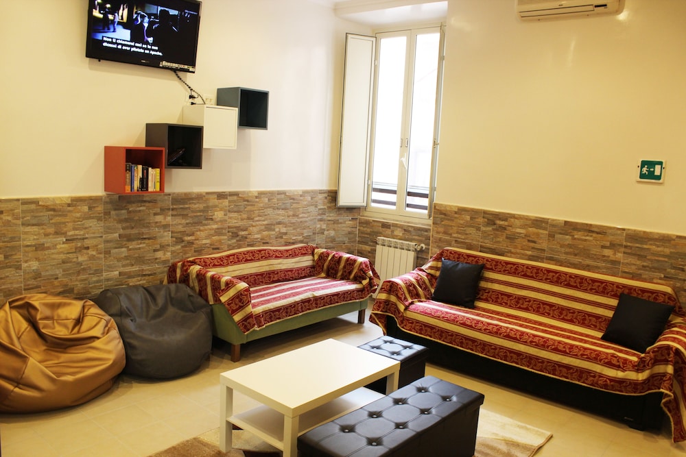 Legends Hostel 12