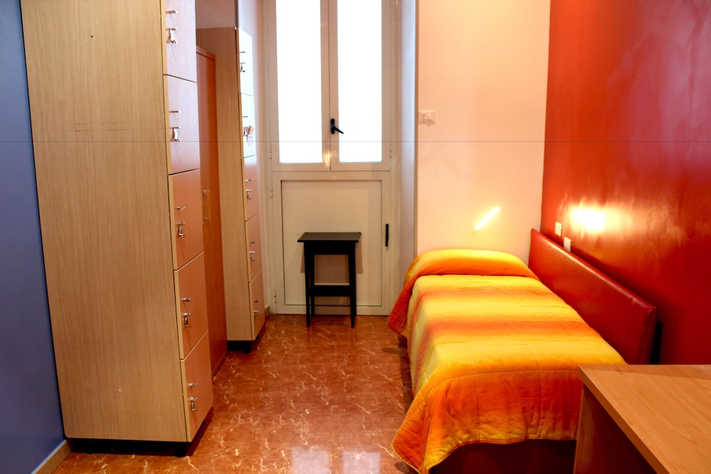 Legends Hostel 22