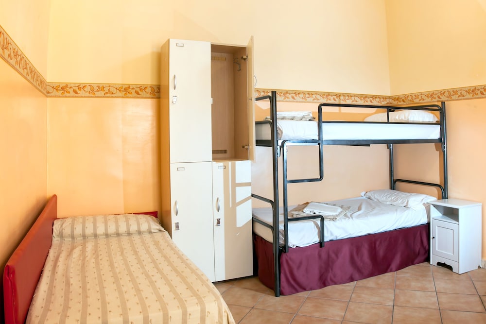 Legends Hostel 14