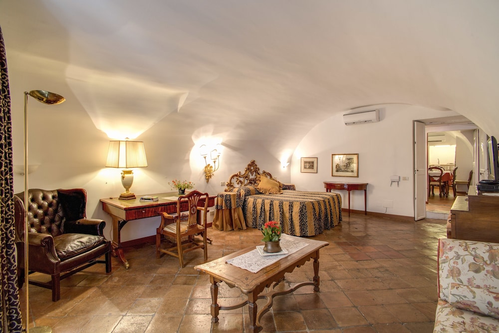 Navona Gallery & Garden Suites 23