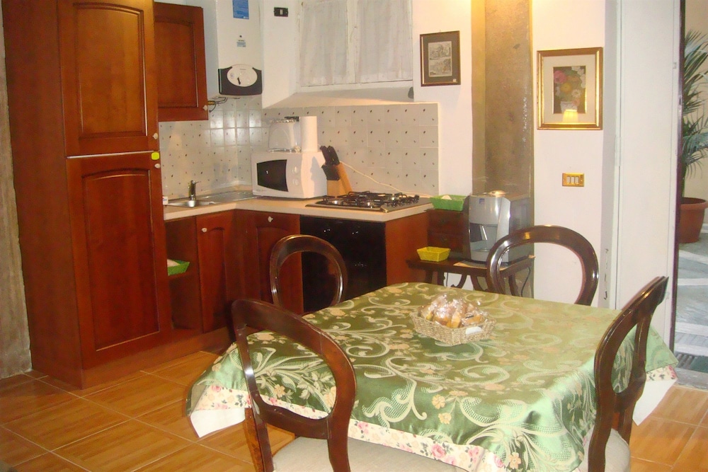 Navona Gallery & Garden Suites 18
