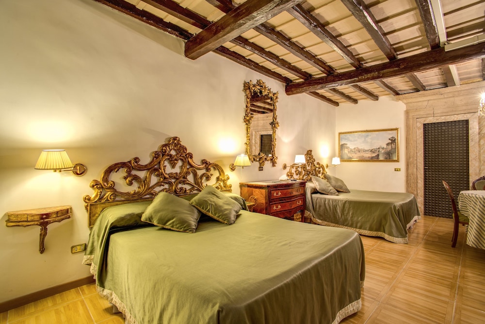 Navona Gallery & Garden Suites 13