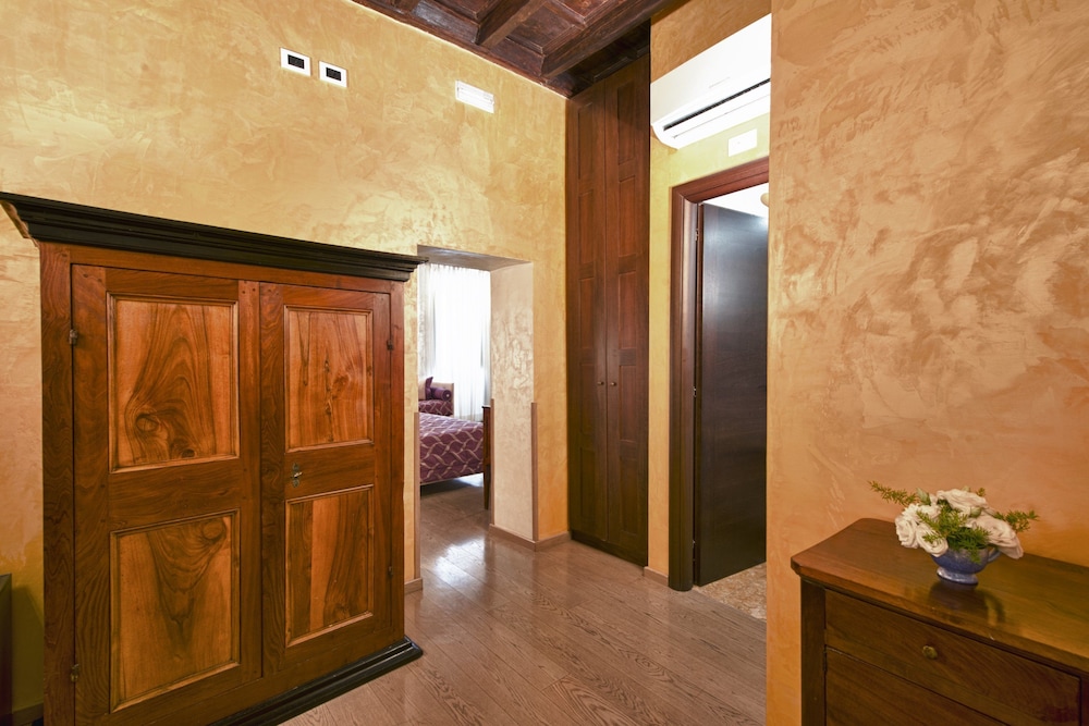 Relais Maddalena Camere In Roma 8