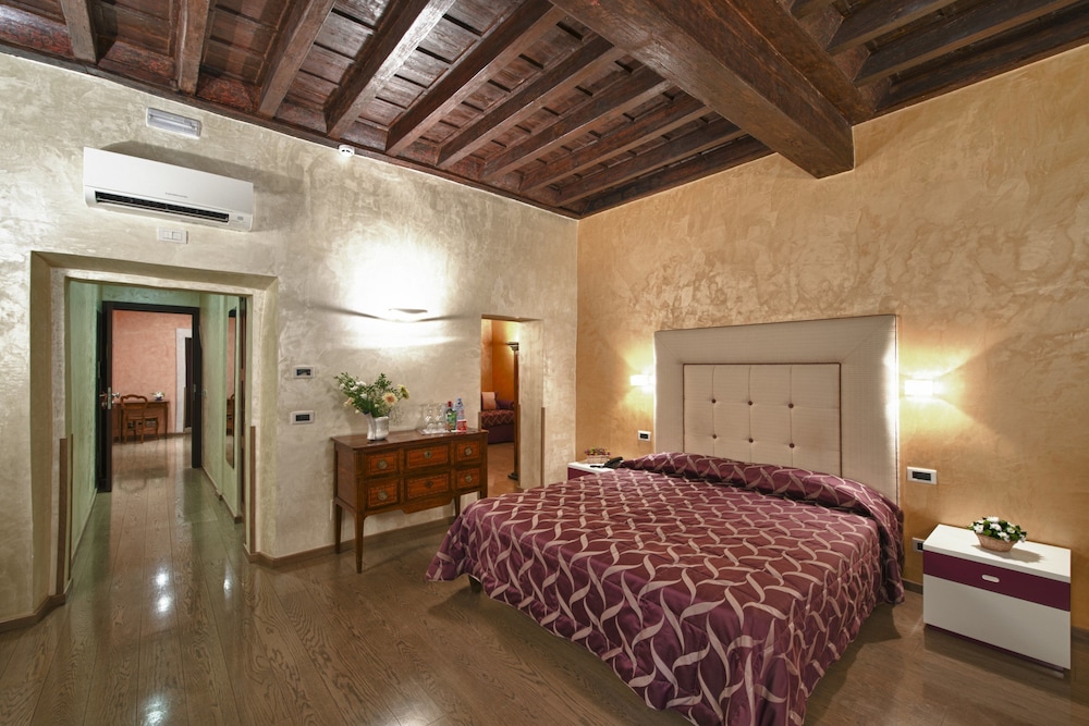 Relais Maddalena Camere In Roma 10