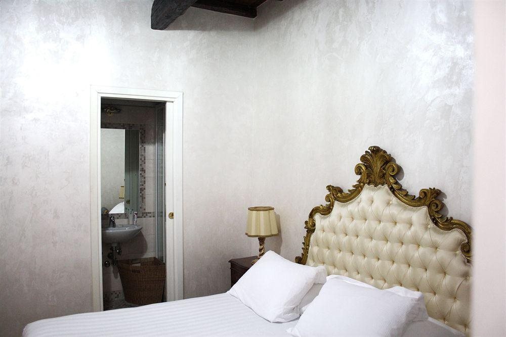 Piazza di Spagna Suites 14
