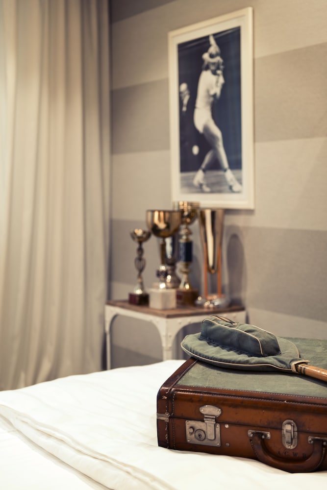 Aethos Milan 6