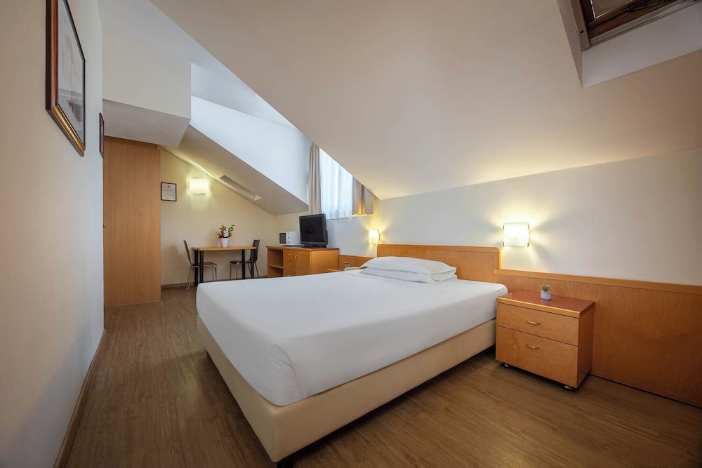 iH Aparthotel Milano Argonne Park 12