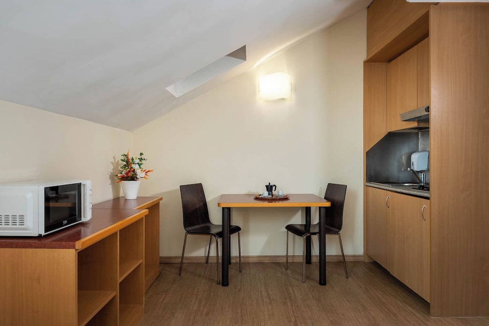 iH Aparthotel Milano Argonne Park 20