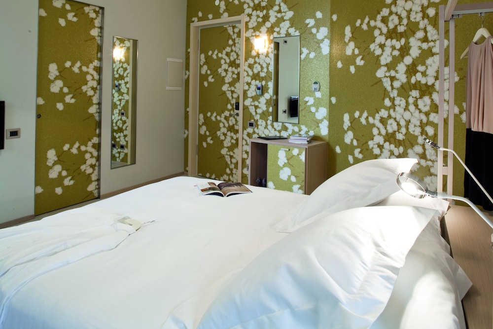 NU Hotel 5