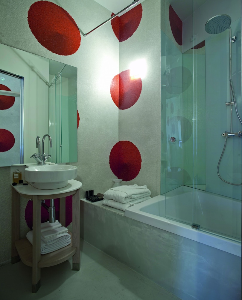 NU Hotel 16