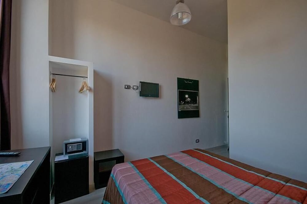 MF Hotel 12