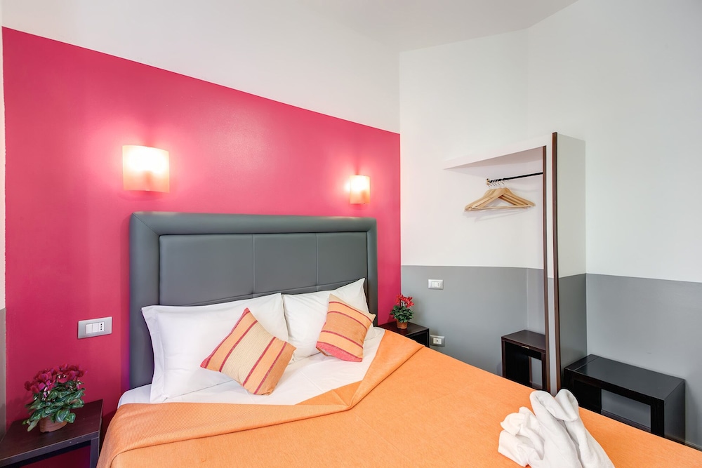 MF Hotel 19