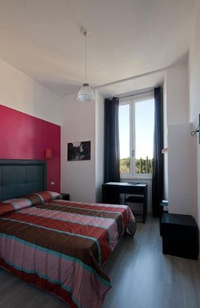MF Hotel 7