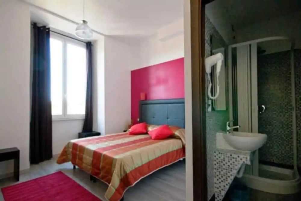 MF Hotel 9