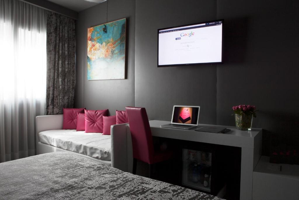 Moderno Hotel Roma 5