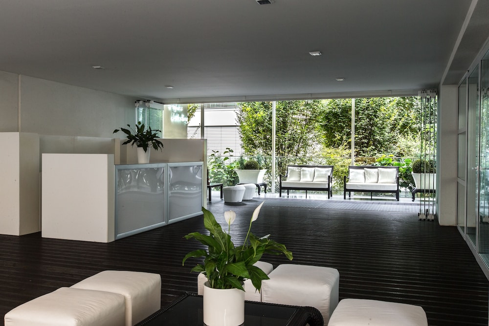 Magna Pars Suites 2
