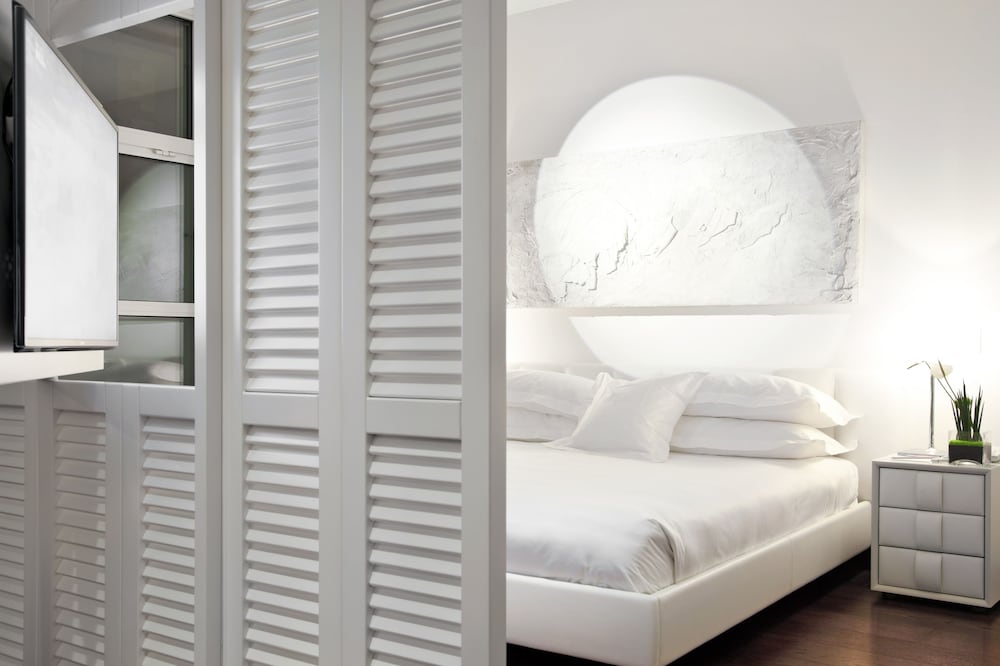 Magna Pars Suites 6