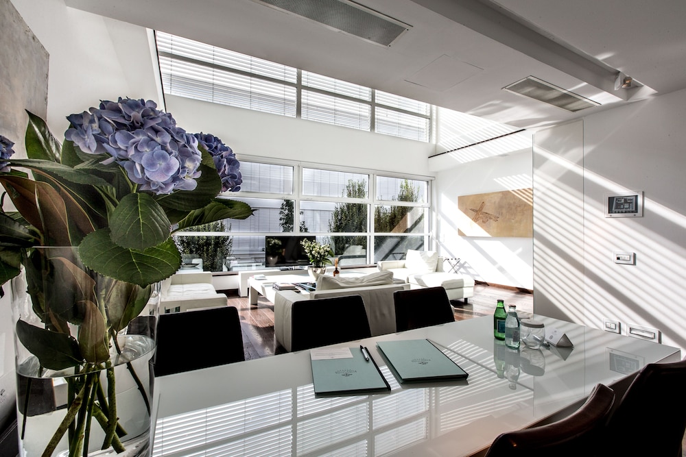 Magna Pars Suites 17
