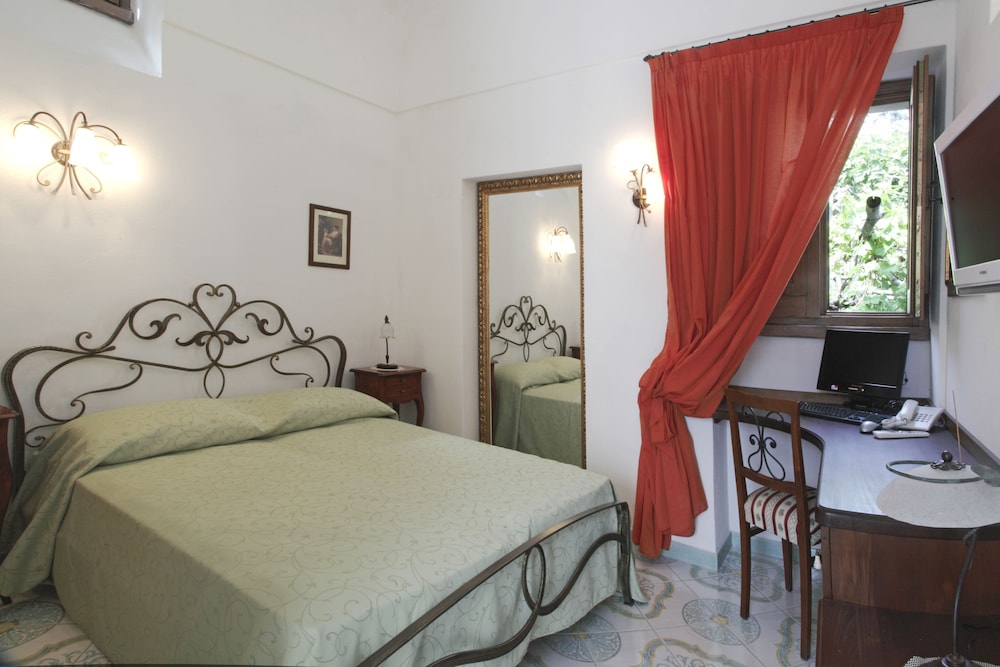 L'antico Borgo Dei Limoni B-B 4