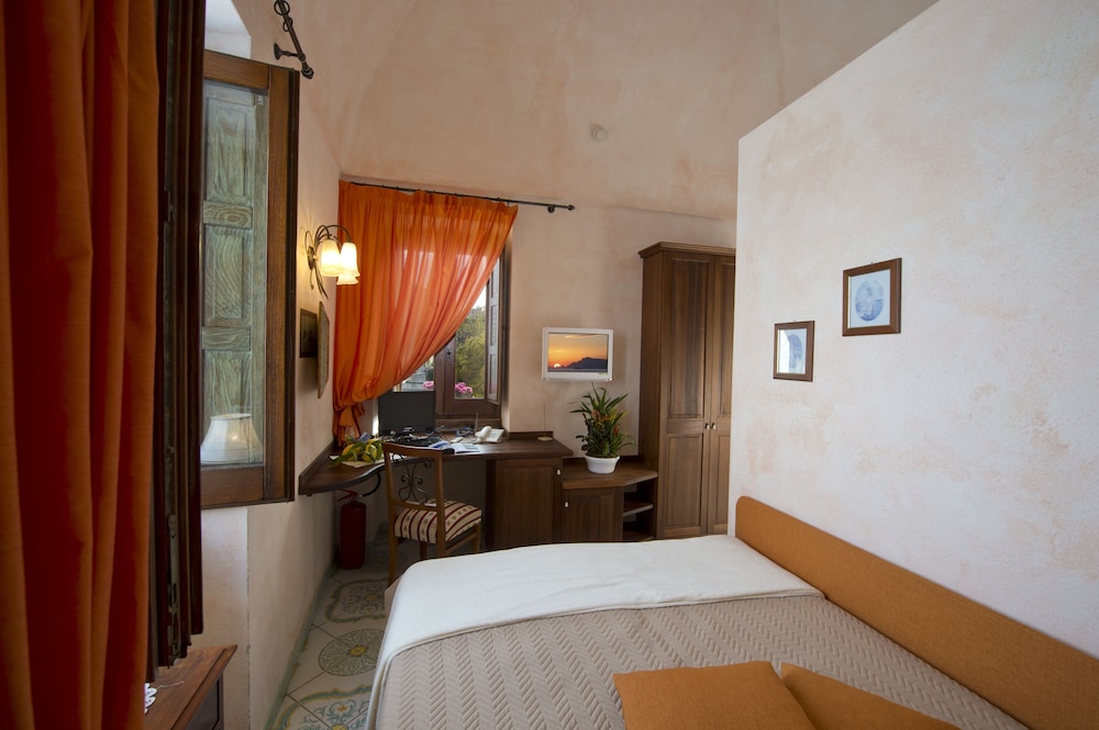 L'antico Borgo Dei Limoni B-B 12