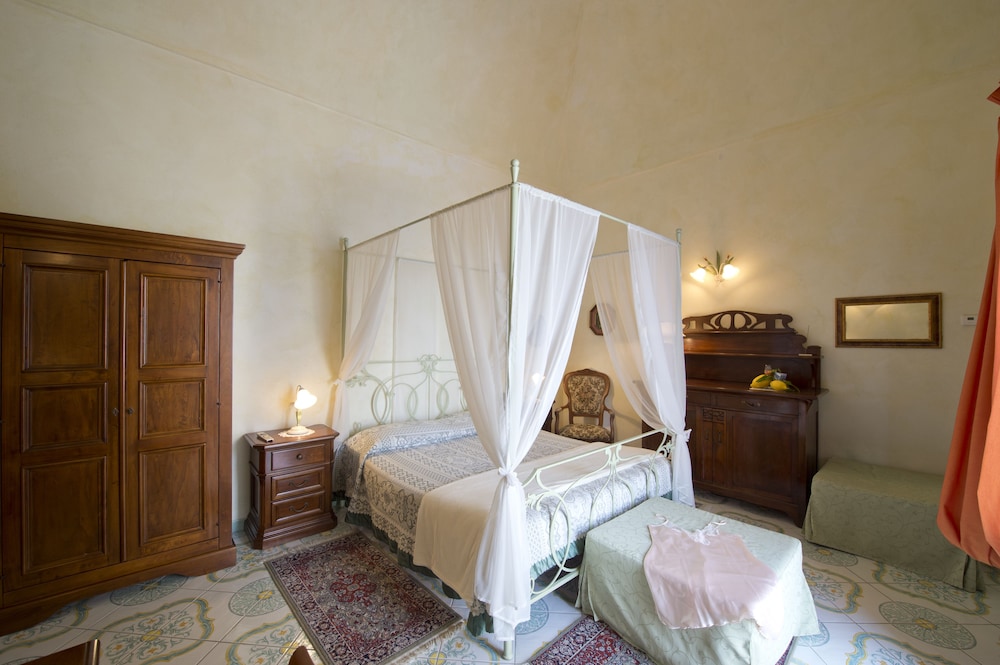 L'antico Borgo Dei Limoni B-B 11