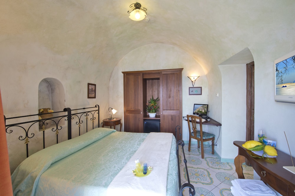 L'antico Borgo Dei Limoni B-B 6