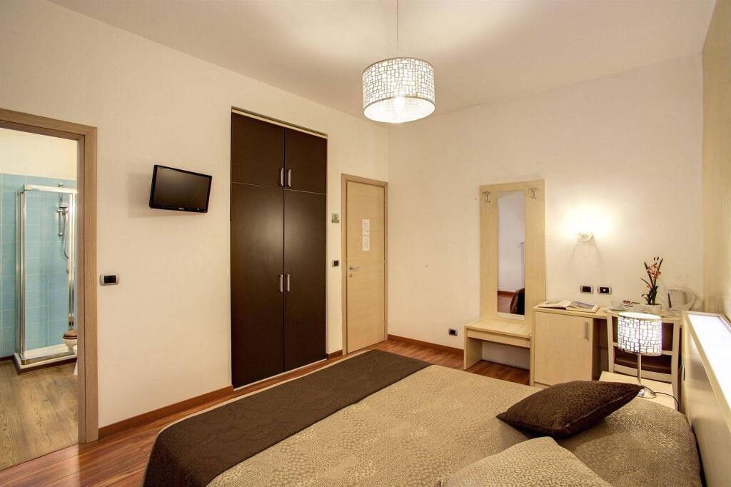 111 Guest House 11