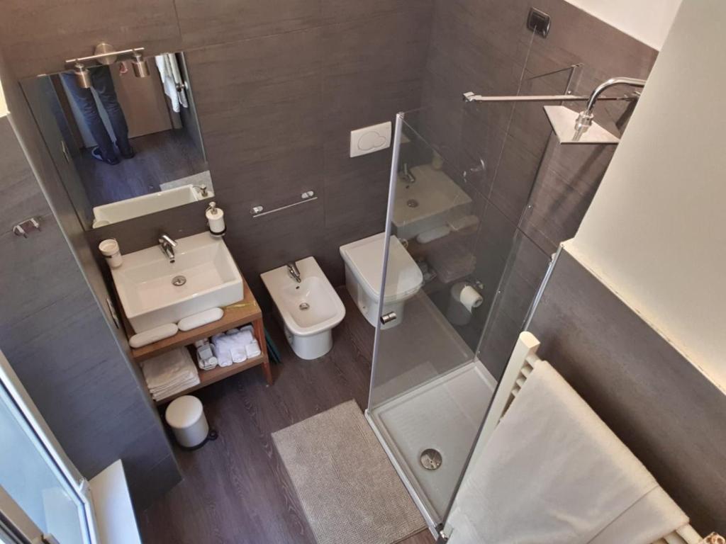 111 Guest House 3