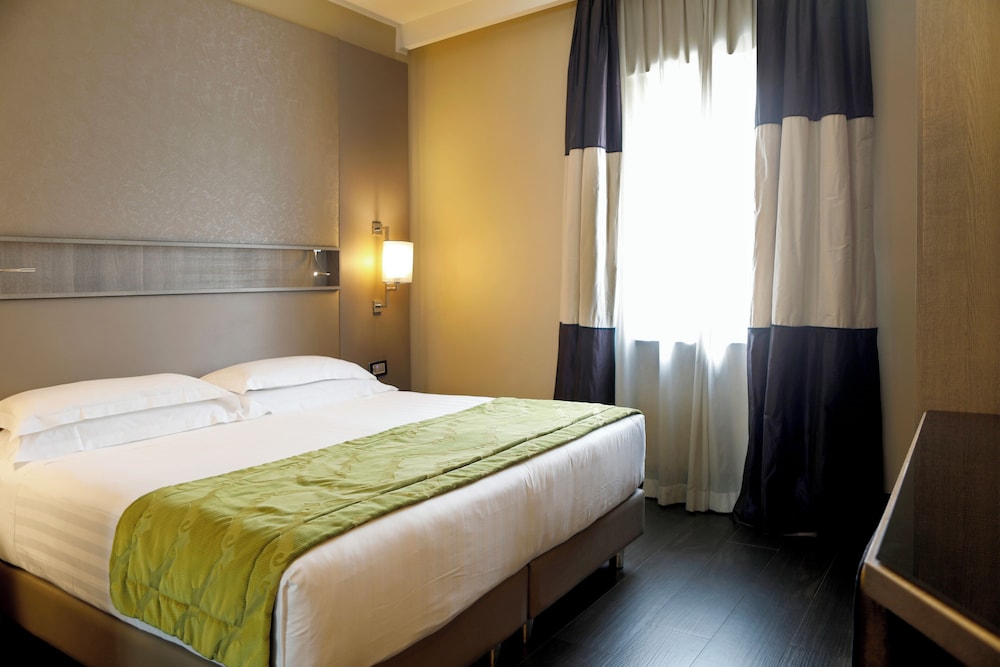 Rome Life Hotel 5