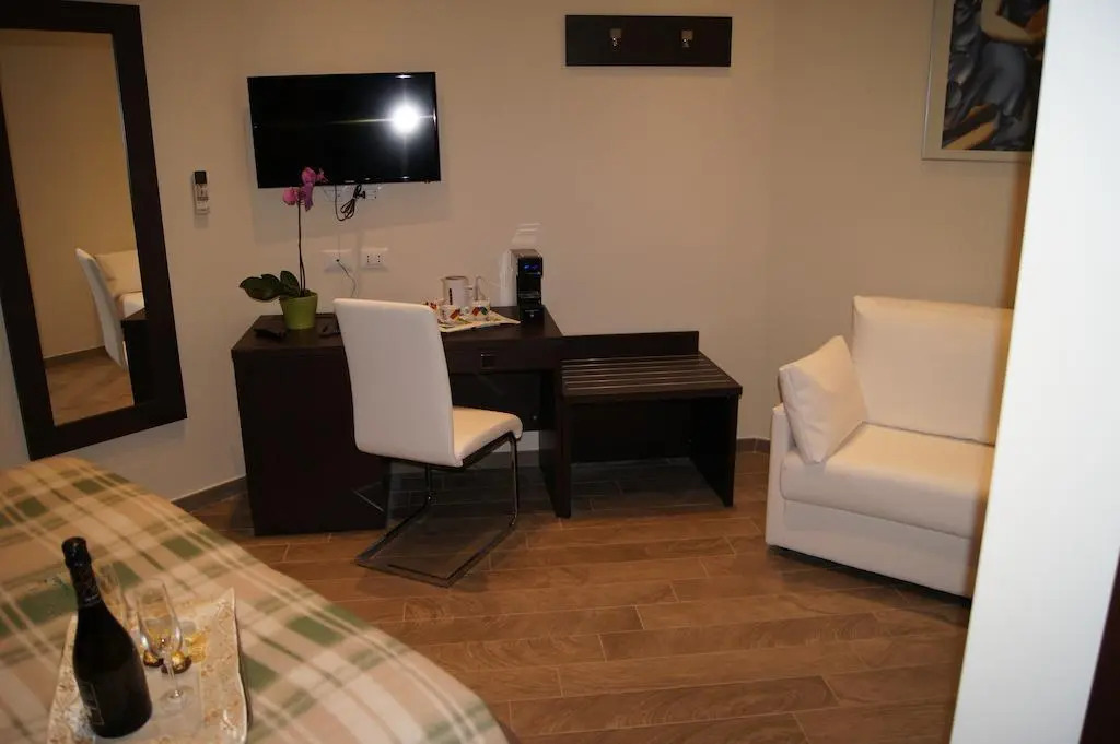 Mia Suites 17