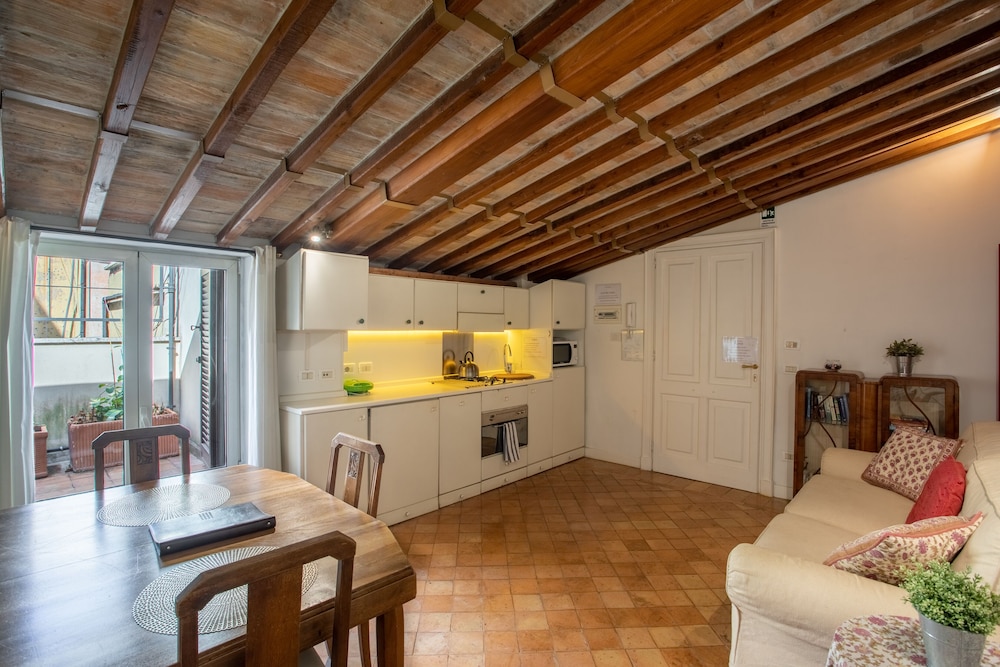Frattina Guesthouse 6