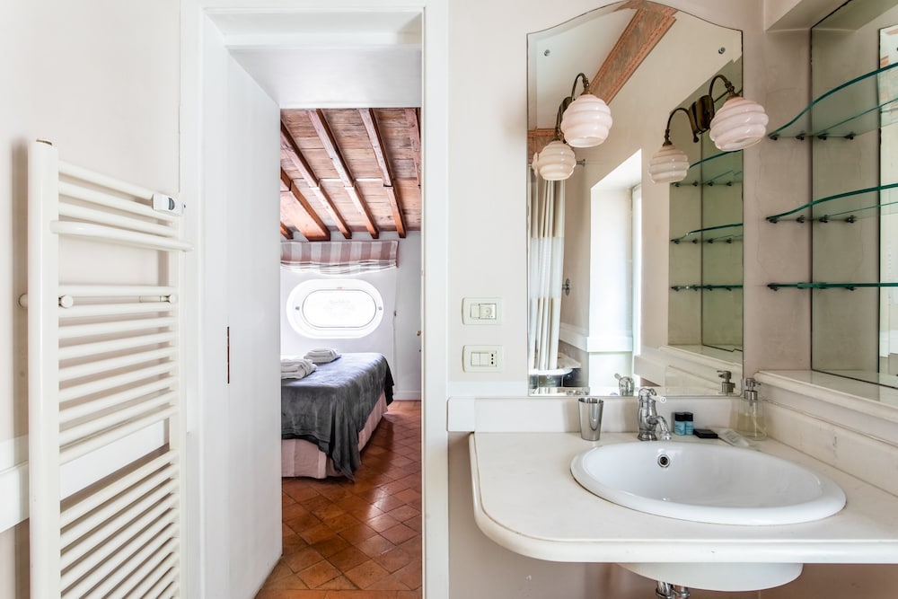 Frattina Guesthouse 16