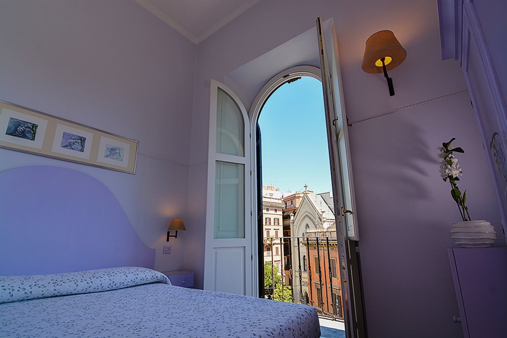 Lilium Hotel 13