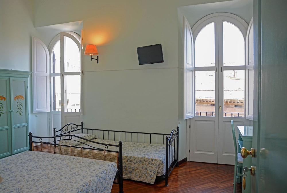 Lilium Hotel 10